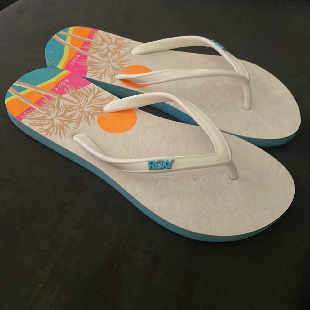 Girls Roxy Flip Flops - Picture 2 of 3